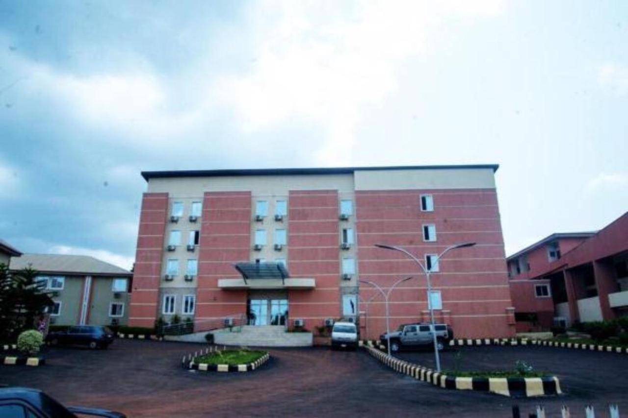 Dannic Hotels Enugu Buitenkant foto