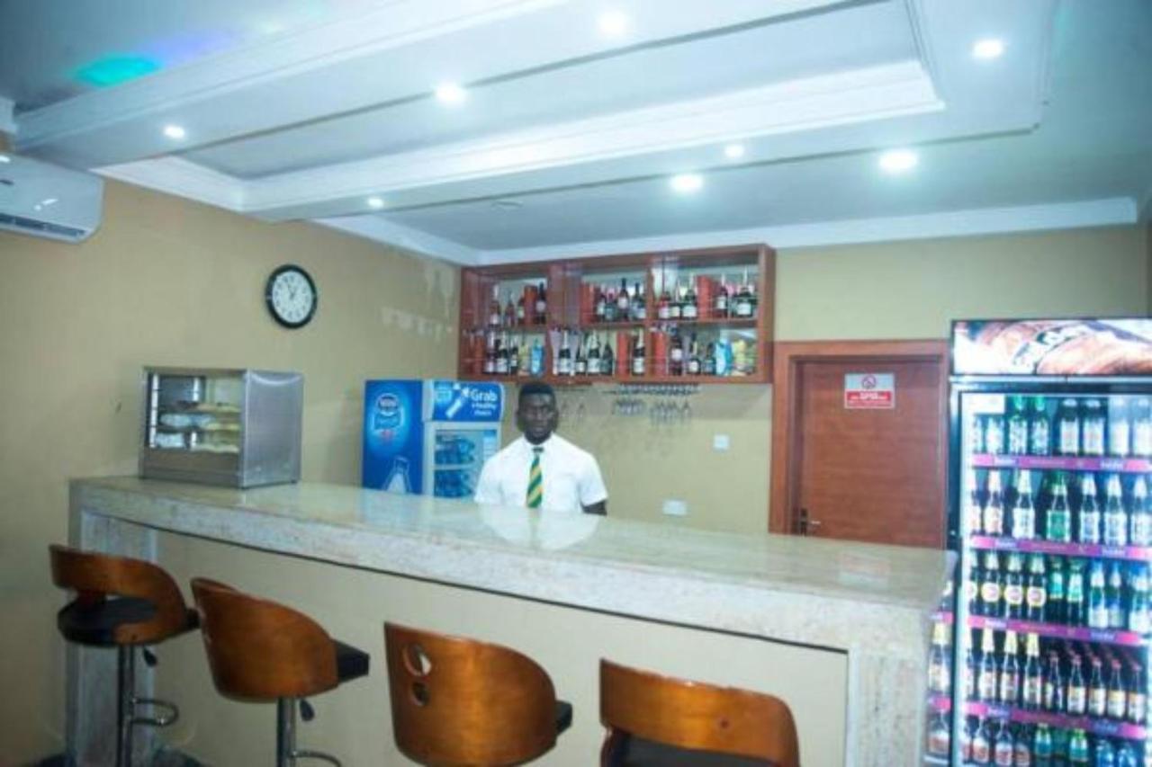 Dannic Hotels Enugu Buitenkant foto